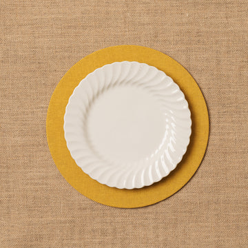 Funda bajo plato 100% Lino mostaza + Base de madera