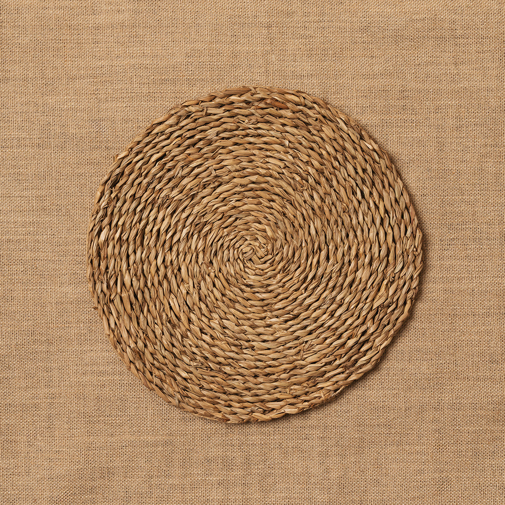 Bajo plato de seagrass