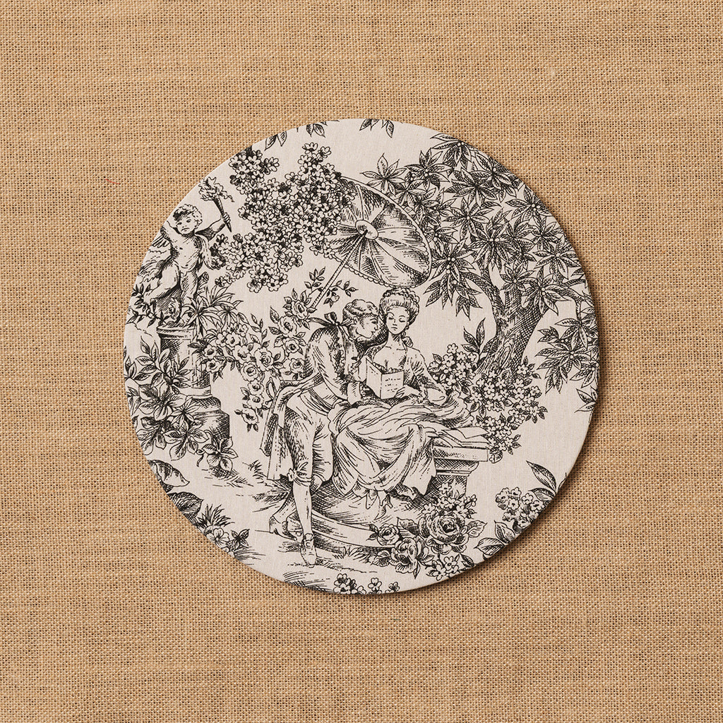 Funda bajo plato Toile de Jouy blanco-negro + Base de madera