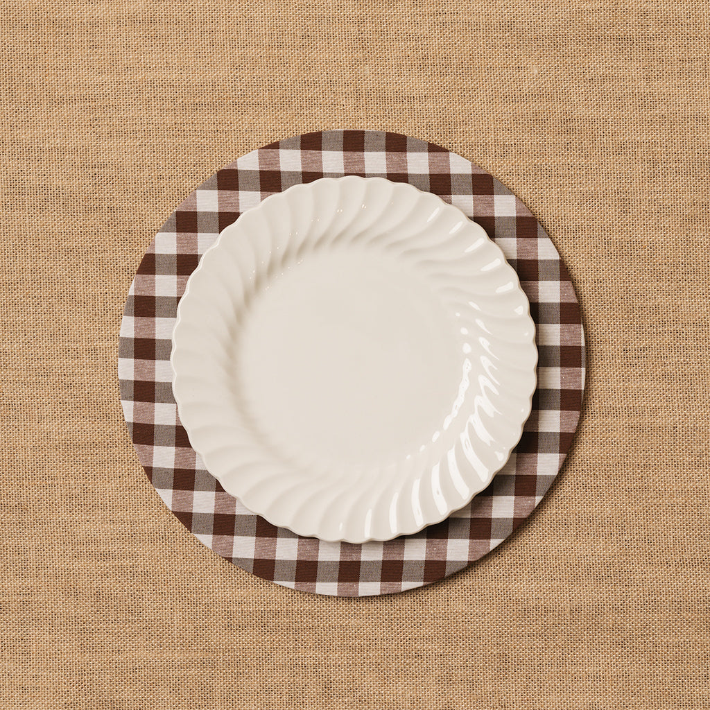 Funda bajo plato Vichy cuadro marrón + Base de madera