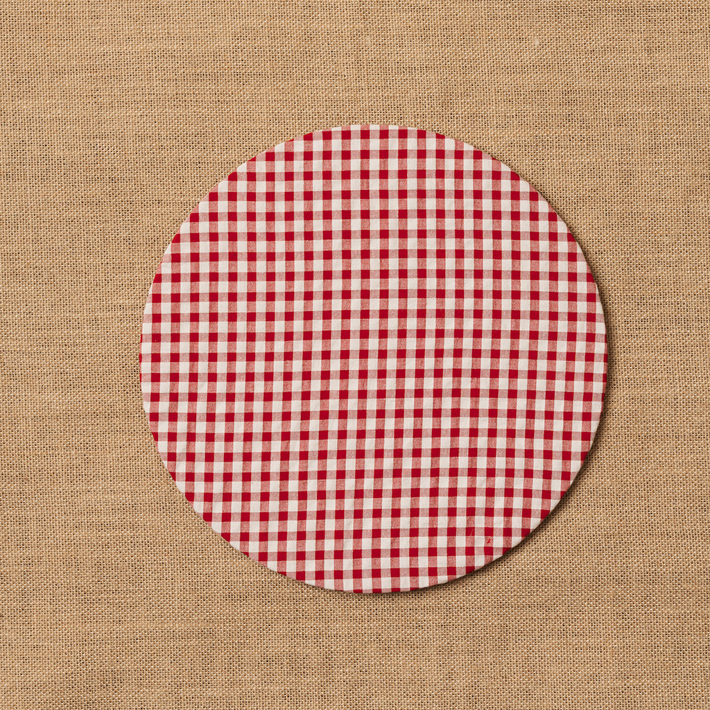 Funda bajo plato Vichy cuadro rojo + Base de madera