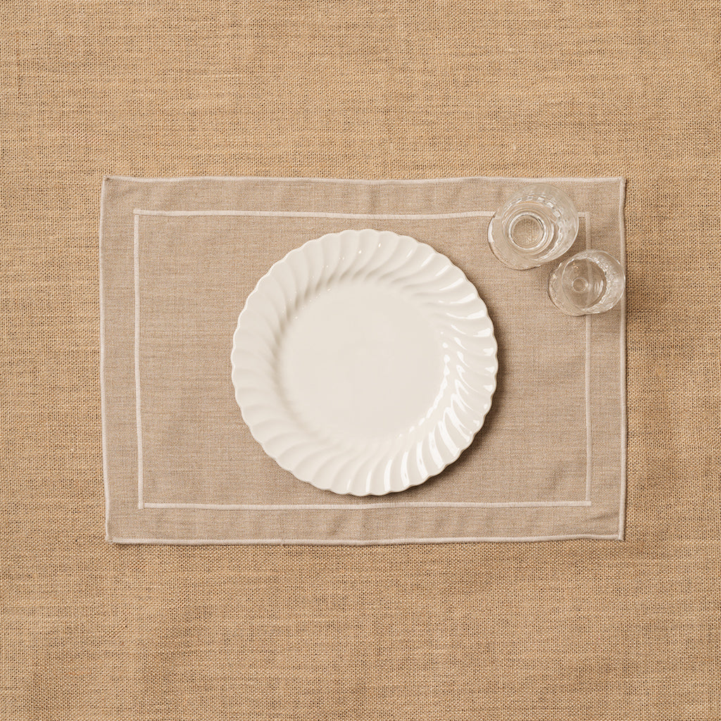 Individual look lino con festón Crema