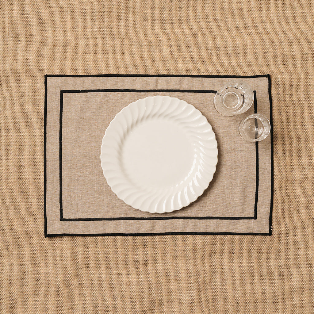 Individual look lino con festón Negro